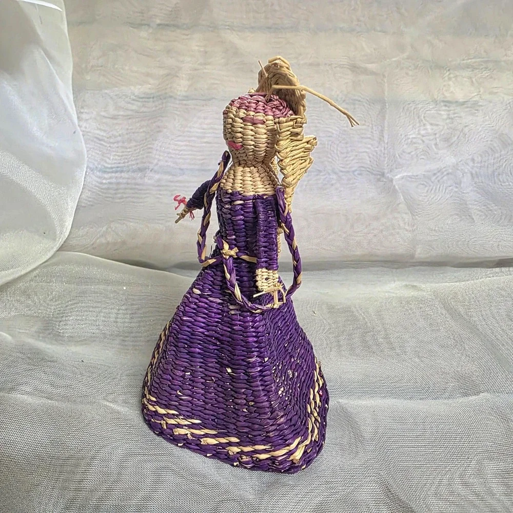 Handmade woven straw